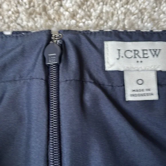 J. Crew Factory women’s pencil skirt. Size 0 - Picture 2 of 3